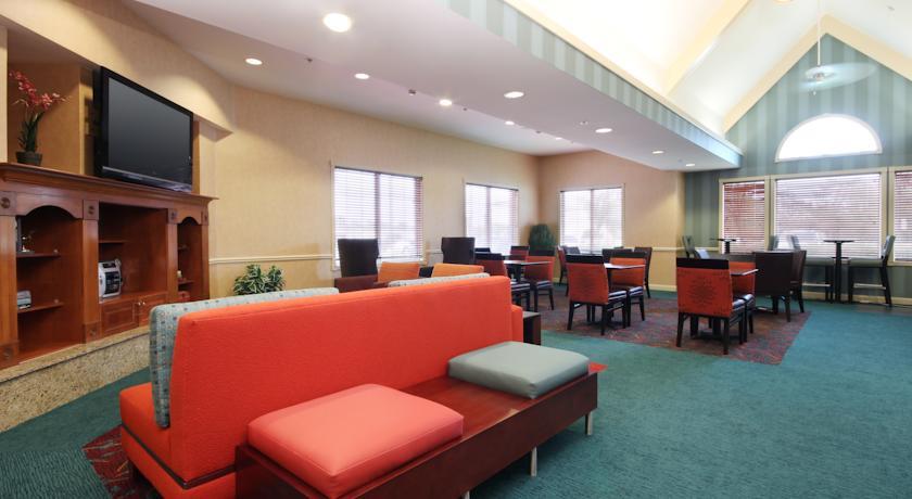 Отель Residence Inn by Marriott Salinas