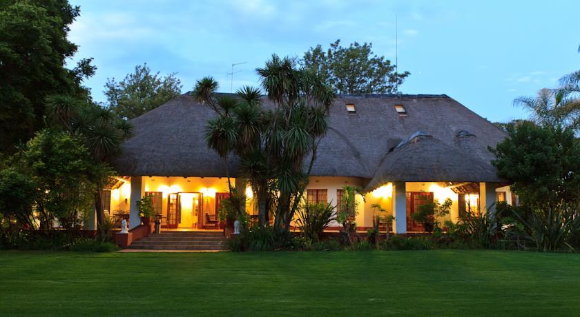 Отель Zulu Nyala Country Manor