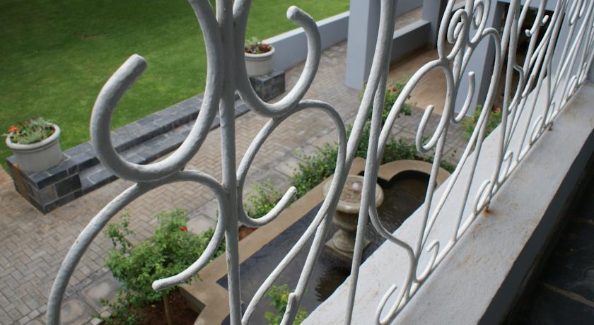 Гостевой дом Bateleur Guesthouse