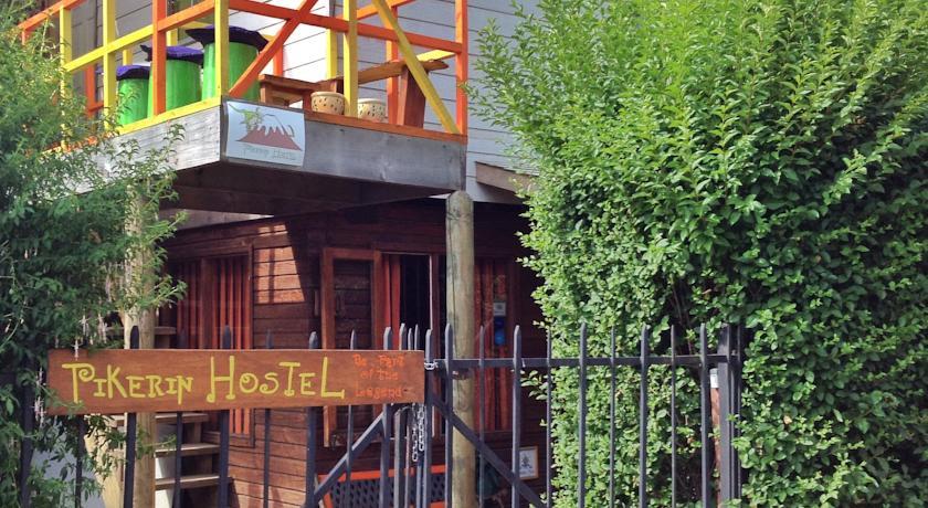 Pikerin Hostel
