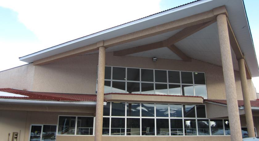 Отель Clearwater Lodge
