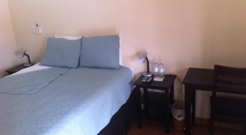 Отель Macheles Place Hotel