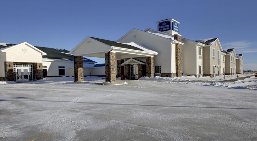 Отель Cobblestone Inn and Suites - Bottineau