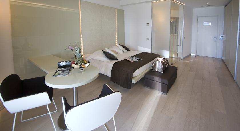 Отель Hotel Premier & Suites