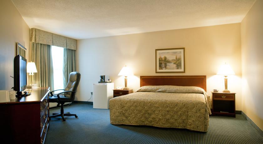 Отель Harbourfront Inn