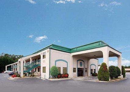 Отель Quality Inn & Suites Stockbridge