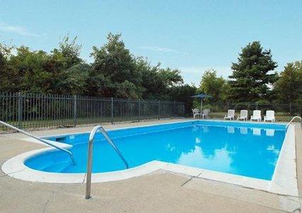 Отель Econo Lodge Seymour