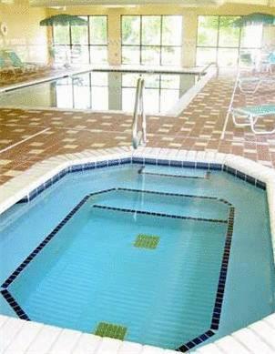 Отель Hampton Inn New Philadelphia