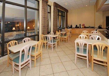 Отель Quality Hotel Morehead City