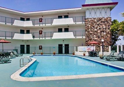 Отель Rodeway Inn Oceanside