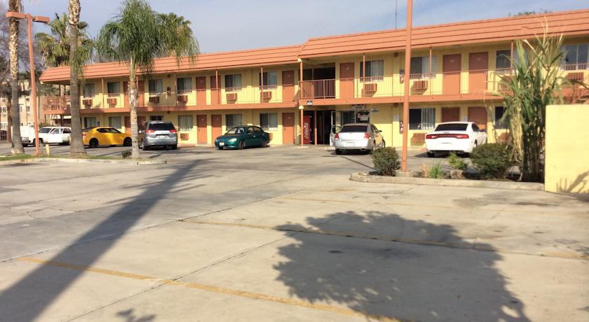 Отель Economy Inn