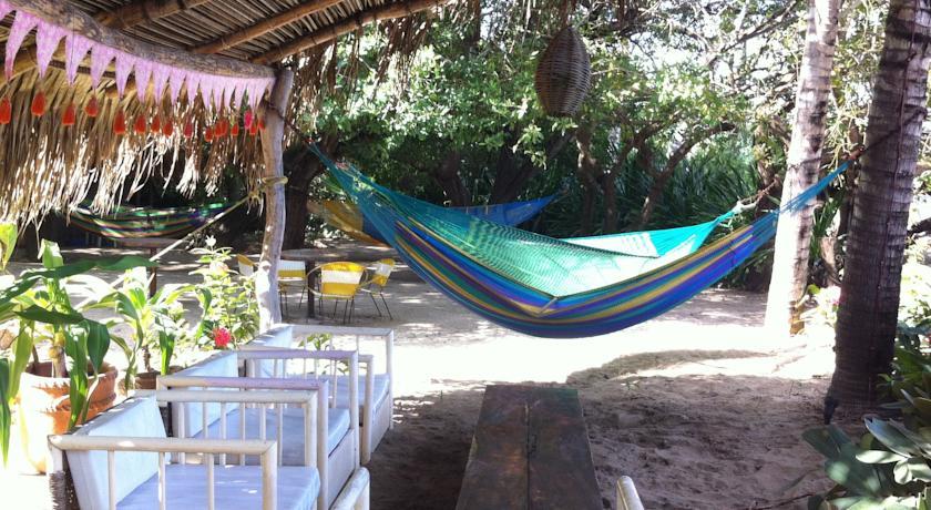 Отель Bungalows Junto al Rio