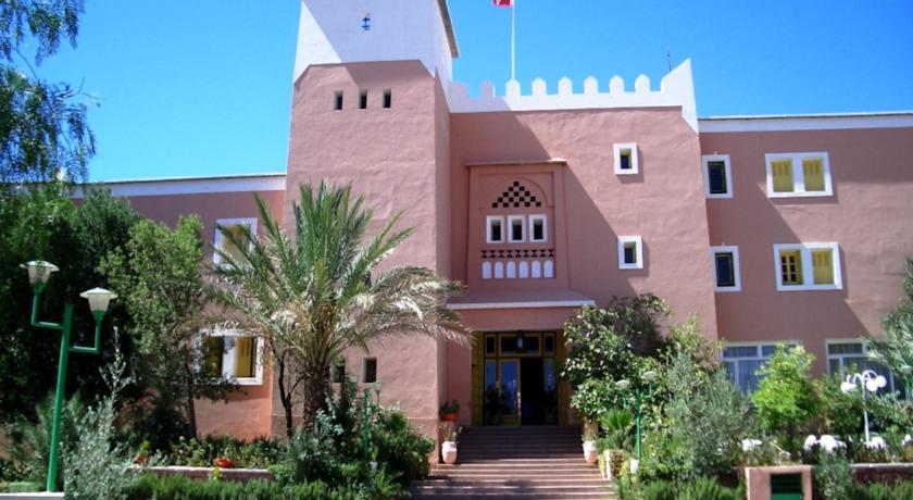 Отель Hotel Les Amandiers