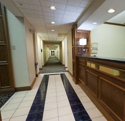 Отель Holiday Inn Express Hotel & Suites Bucyrus
