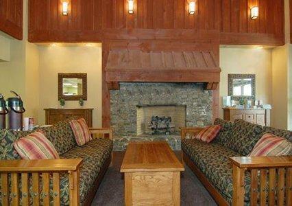 Отель Comfort Suites Cherokee