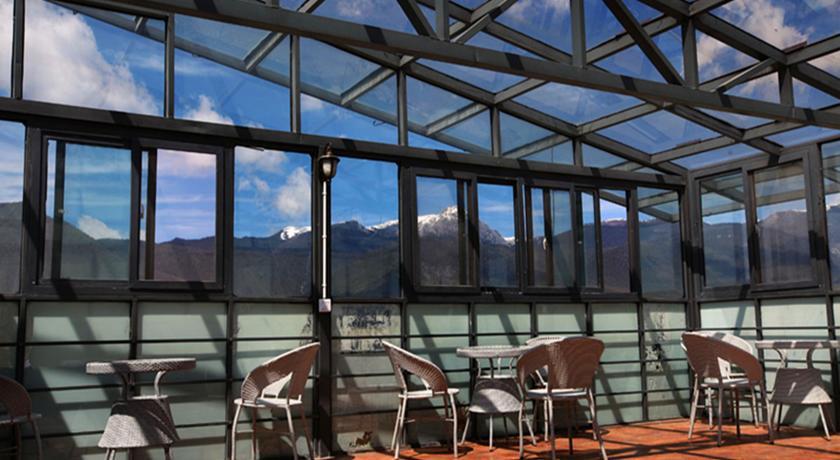 Отель East Peaks Farmland Guesthouse Shangri-la
