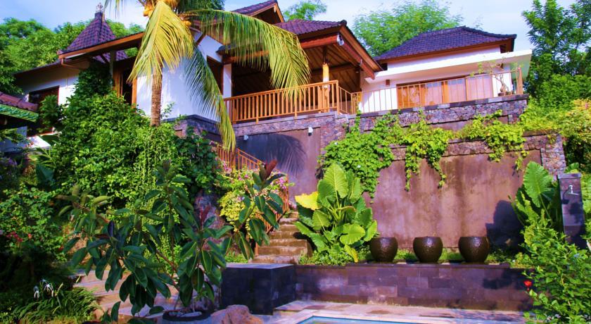 Отель Bali Marina Villa's