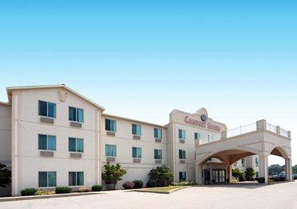 Отель Comfort Suites Benton Harbor