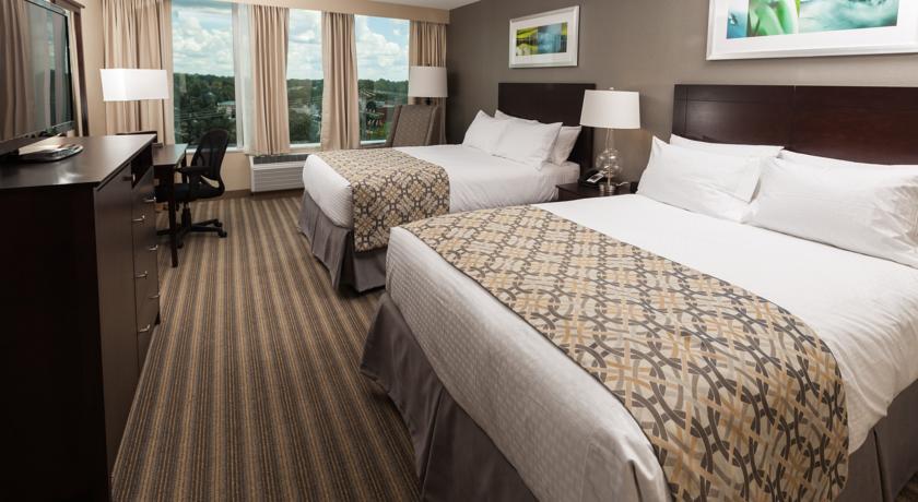 Отель Doubletree by Hilton Newark