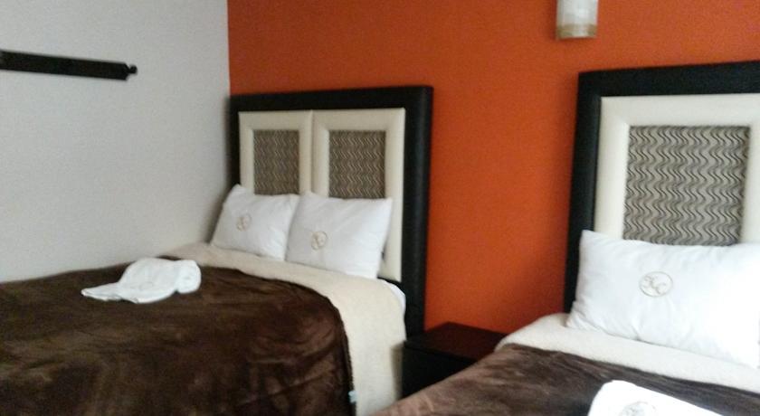Отель Hotel Colonial
