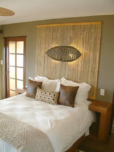 Отель Umnenge Lodge & Charters