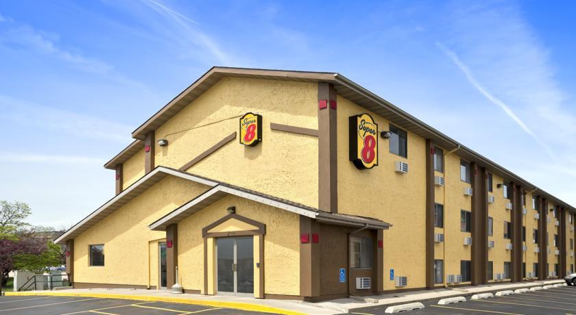 Отель Super 8 Cedar Rapids East