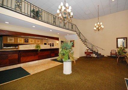 Отель Clarion Hotel Lake Erie
