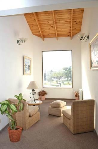 Отель Hotel Punta León