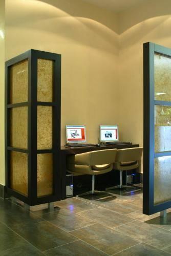 Отель Hotel Las Artes 