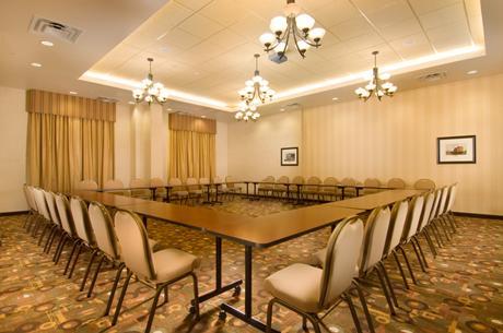 Отель Drury Inn & Suites Flagstaff