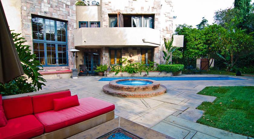 Апартаменты Chandler Estates Euro Castle