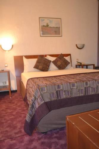 Отель Hotel Nina