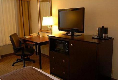 Отель Holiday Inn Canton-Belden Village
