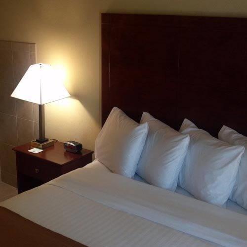 Отель Cobblestone Hotel & Suites Knoxville