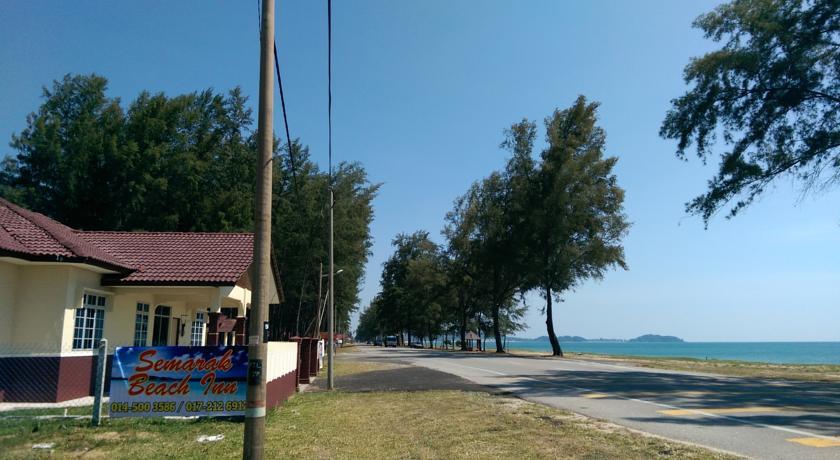 Отель Semarak Beach Inn