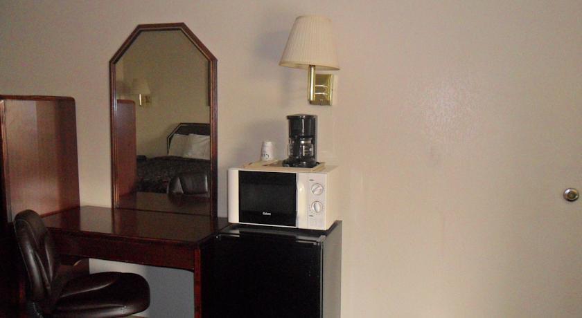 Отель Luxury Inn & Suites
