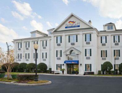 Отель Baymont Inn & Suites- Lakeland