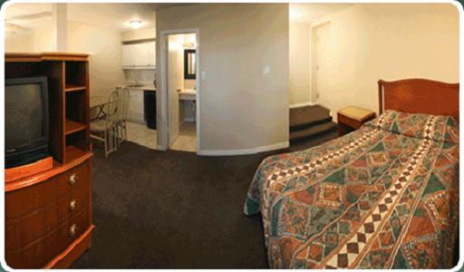 Отель Emerald Isle Motel