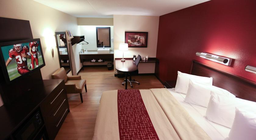 Отель Red Roof Inn St. Louis-Forest Park 