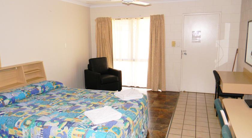 Отель Mackay Apartments The Rover