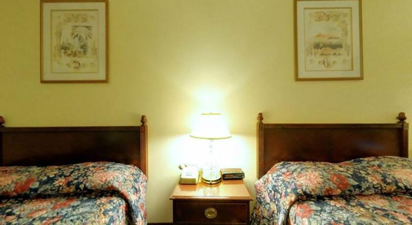 Отель Americas Best Value Inn & Suites