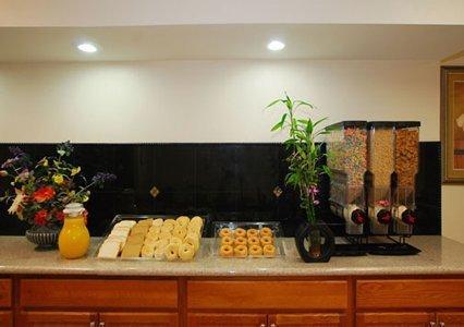 Отель Econo Lodge Shamrock