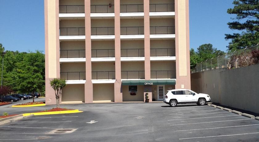 Апартаменты Savannah Suites