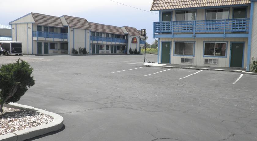 Отель Budget Inn