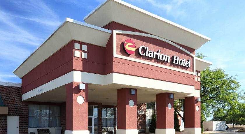 Отель Clarion Hotel Campus Area Eau Claire
