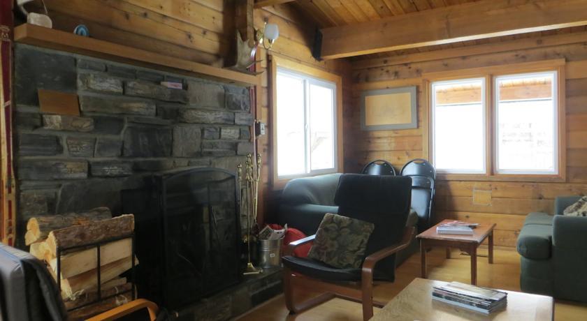Хостел HI-Kananaskis Wilderness Hostel
