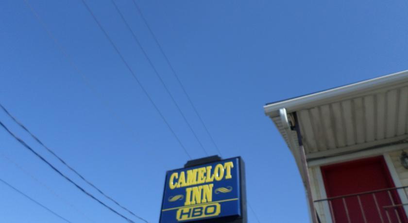 Отель Camelot Inn Elyria