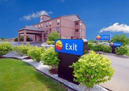 Отель Comfort Inn & Suites Streetsboro