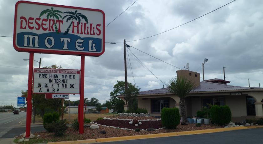Отель Desert Hills Motel