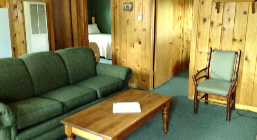 Отель Foothills Lodge and Cabins